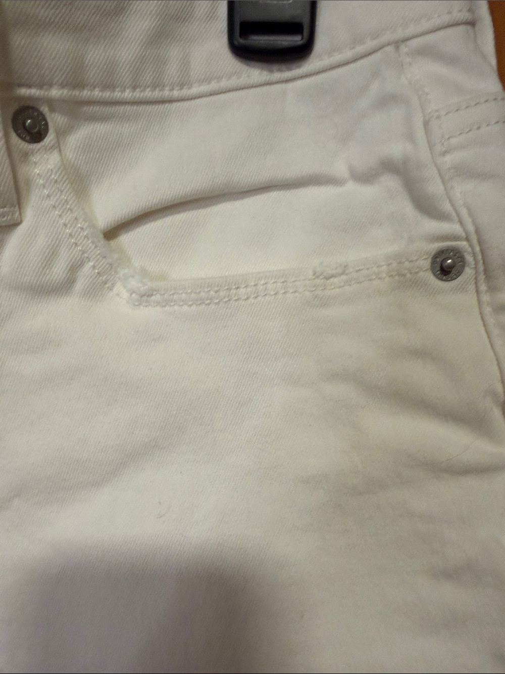 Universal Thread Women's Cream Cropped Jeans - Picture 5 of 7